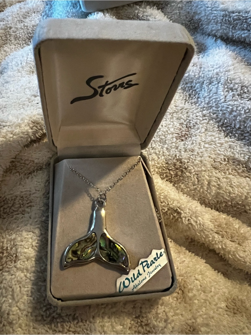 Abalone Whale Tail Pendant Necklace – Silver with Iridescent Green